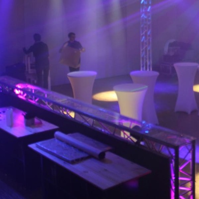 Bar structure alu / plexi INK Location de bar structure alu / plexi.