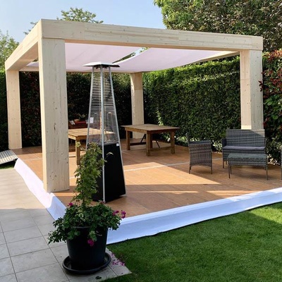 Location de plancher bois brut pour nos tentes de réception ou nos créations sur mesures dans toute l'Ile de France, à Paris, à Cergy, à Sarcelles, à Chantilly, ...