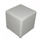 Location de pouf blanc similicuir. 