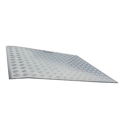 Rampe d’accès Location de rampe d’accès en aluminium pour passer les marches, les seuils en fauteuil roulant en ile de France Paris 75 et en picardie 60