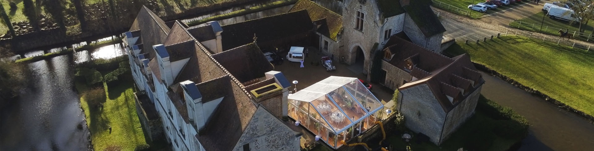 Image RVS Event : Tente et mobilier