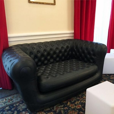Canapé gonflable noir Chesterfield Location de canapé gonflable noir chesterfield pour réception, mariage ou coin VIP à Paris 75