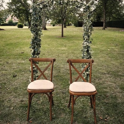 Location de chaises vintage avec coussin pour réception