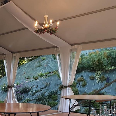 Caches poteaux et fermes en coton gratté Location, installation et démontage de caches poteaux et fermes pour nos tentes de réception, barnums, chapiteaux en Ile de France, Paris, Cergy, Chantilly, Argenteuil, ...