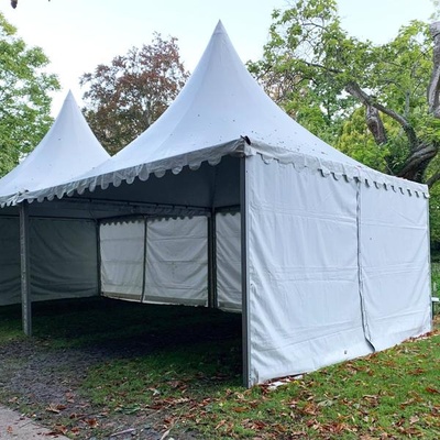 Location de Pagode, tente garden, tente cotage 5x5 m avec parois latérales blanches ou transparentes.