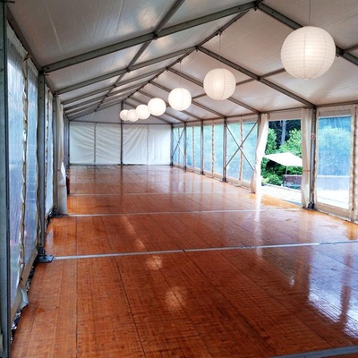 Location de tente avec plancher pour mariage à Paris et dans toute l'Ile de France